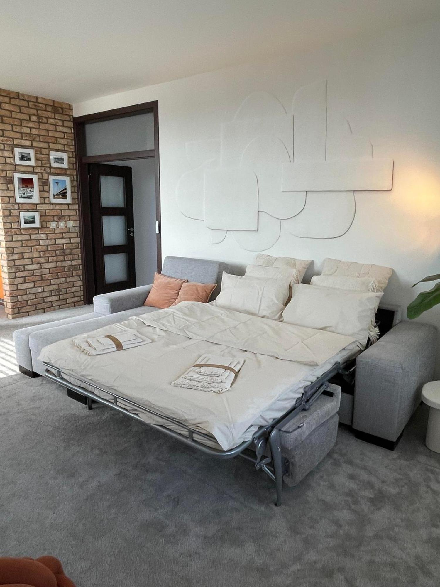 Panorama View Design Apt In Old Town - Free Parking บราติสลาวา ภายนอก รูปภาพ